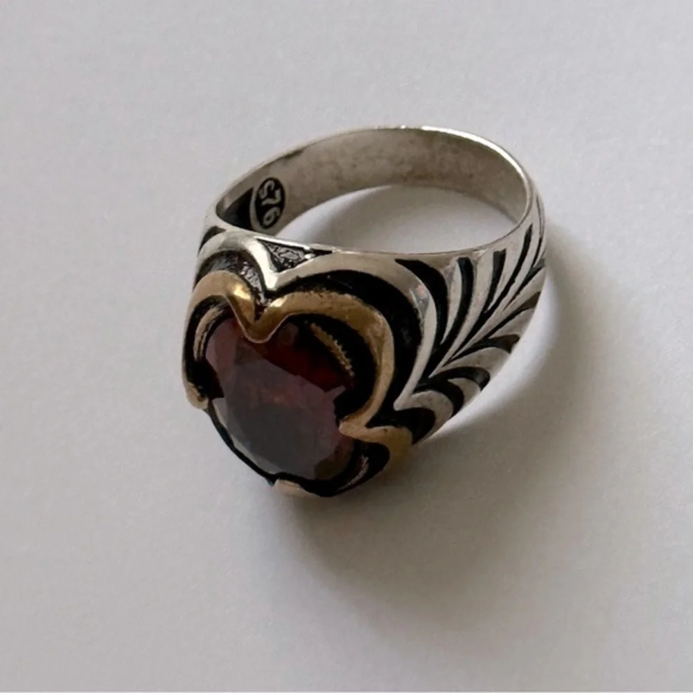925 Silver size 9.25 stunning red ring unisex